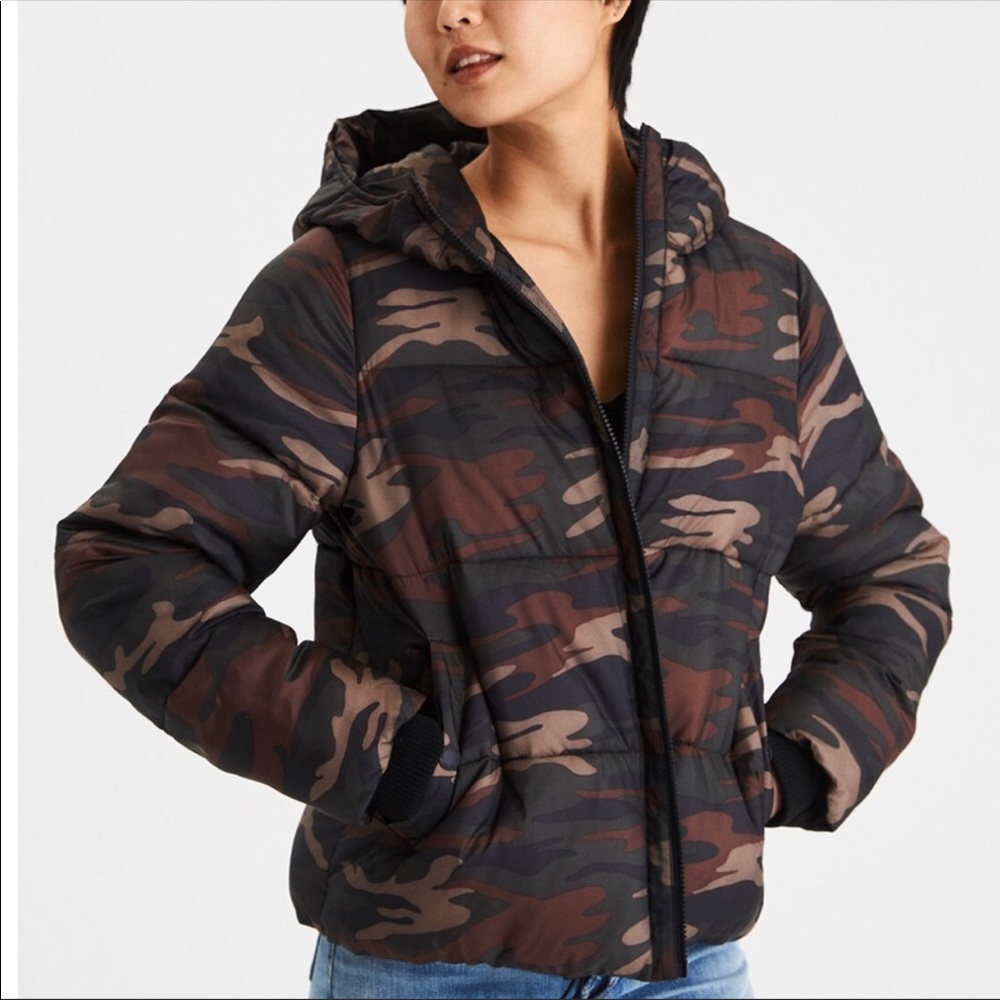 NWT American Eagle Cropped Puffer Jacket